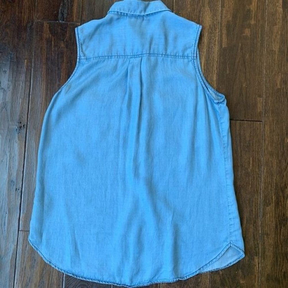 WHO WHAT WEAR Denim Sleeveless Button Down Collared Shirt Size XS - Picture 2 of 2